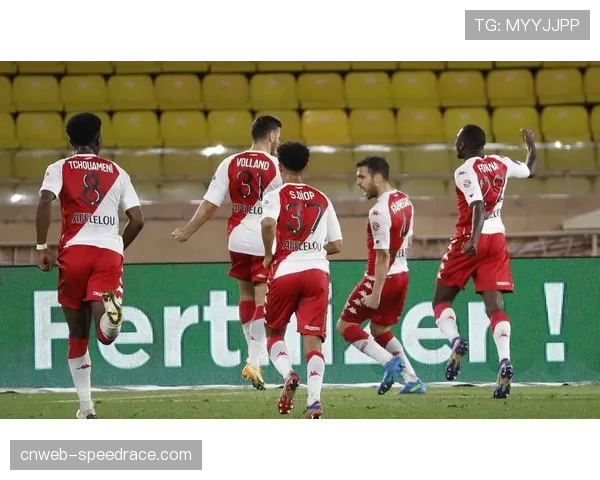 深度报道：法甲俱乐部与当地艺术机构合作，将球场打造成公共艺术空间